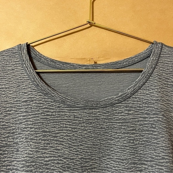 Lululemon | Lost In Pace Short Sleeve Tee Sheer Luon Pebble Jacquard V2 Size 12 - Picture 3 of 8